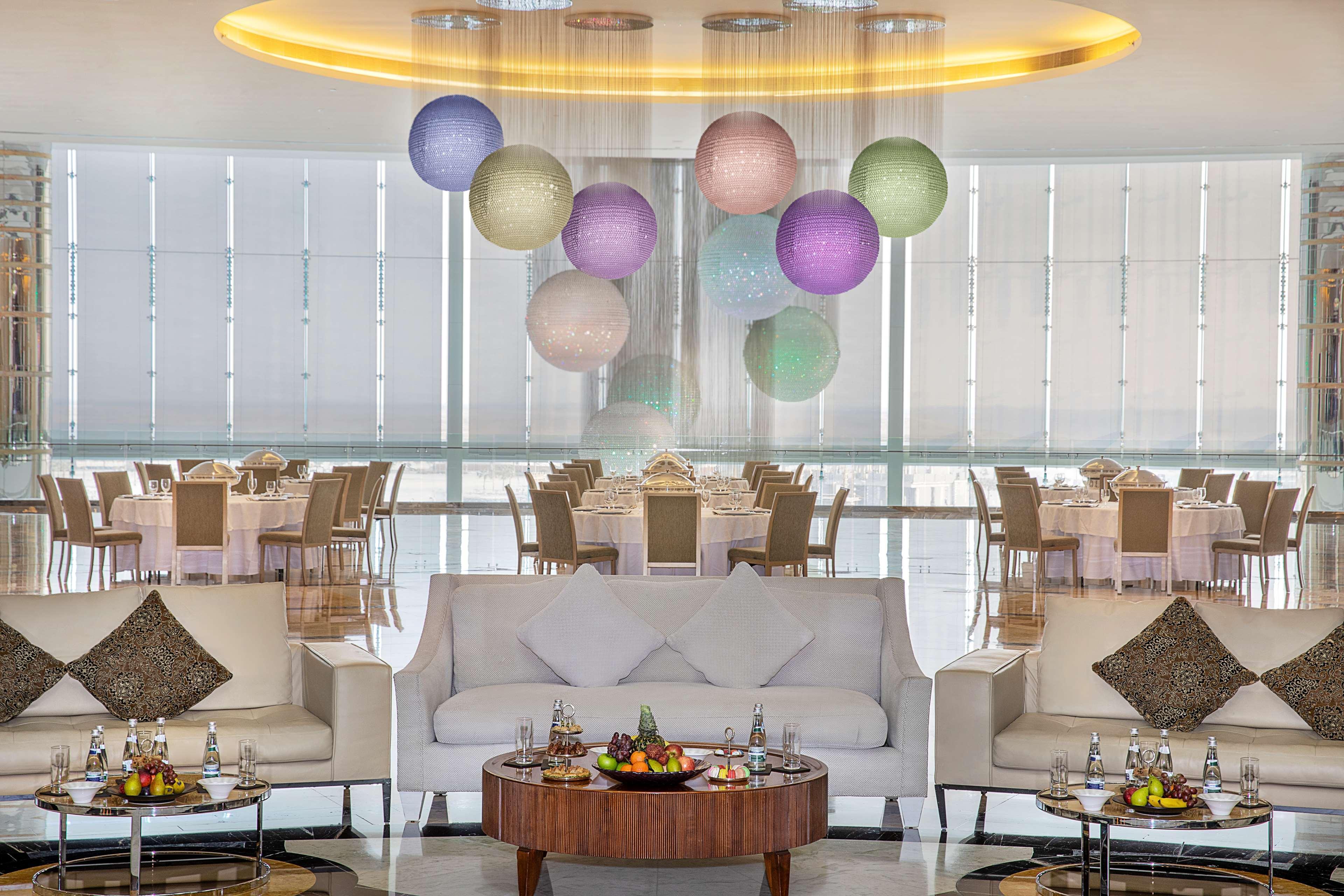 Conrad Etihad Towers 5*